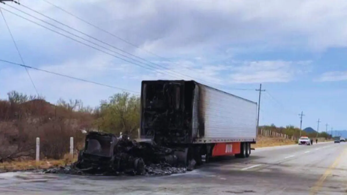 Caja de trailer quemada